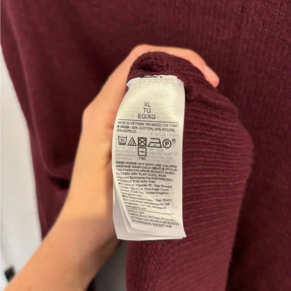 NWT GAP Women’s Crewneck Sweater - Wine - Picture 6 of 6